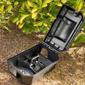 Zig Zag Rat Bait Station with Snap-it rat trap in it