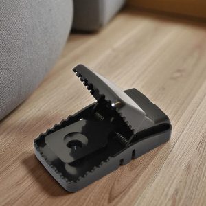 The Crocodile Rat Trap - Serrated Strike Bar